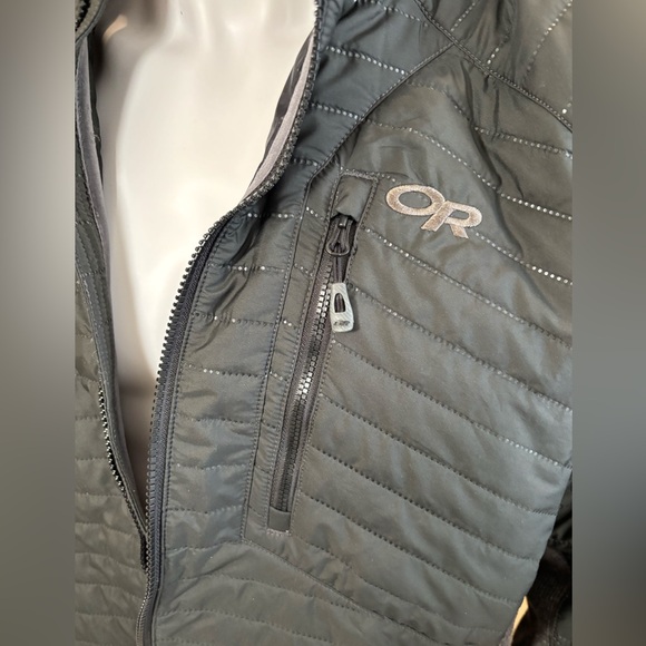 Outdoor Research lightweight hooded puffy winter jacket - Picture 3 of 11